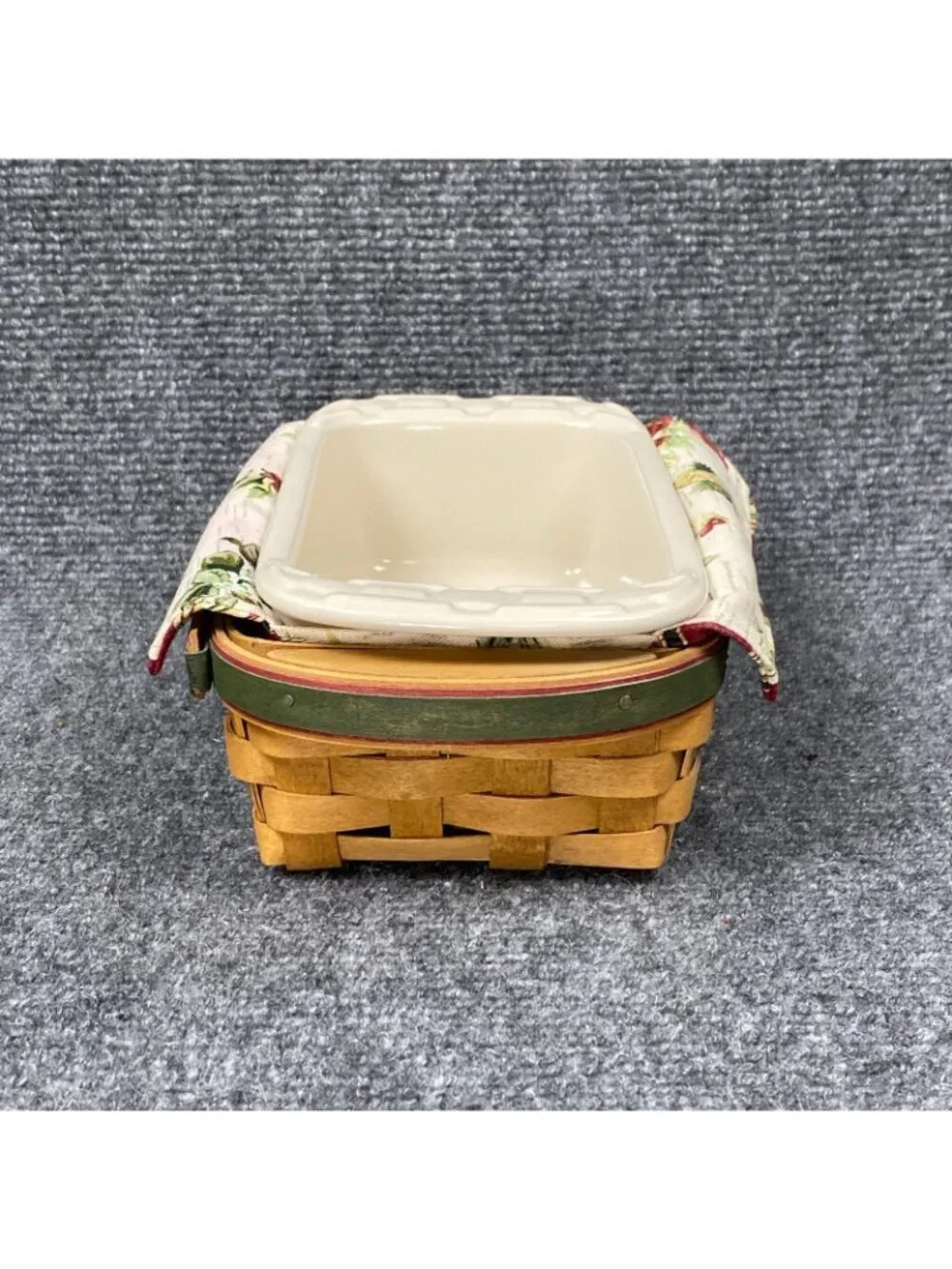 Longaberger Holiday Helper Basket 2006 Liner Protector Ivory Pottery Loaf Dish